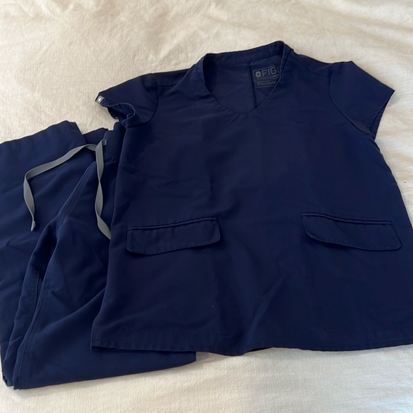 Figs navy blue scrub set, Livingston petite pants, both size XS - Picture 1 of 3